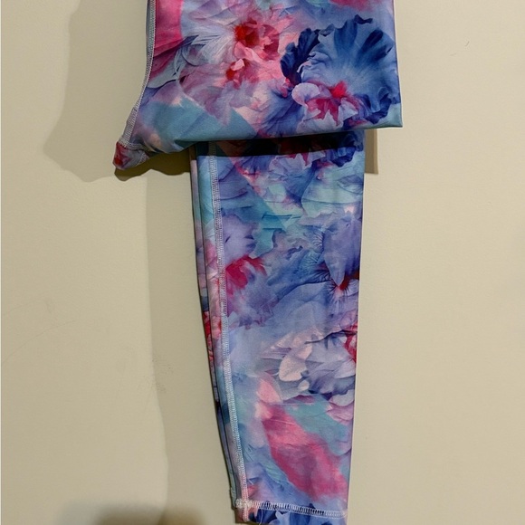 Floral Blue and Pink Leggings - Picture 4 of 9